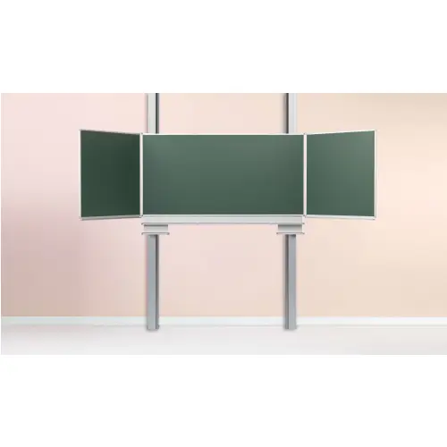 Meervlaks krijt schoolbord op kolommen, verstelbaar